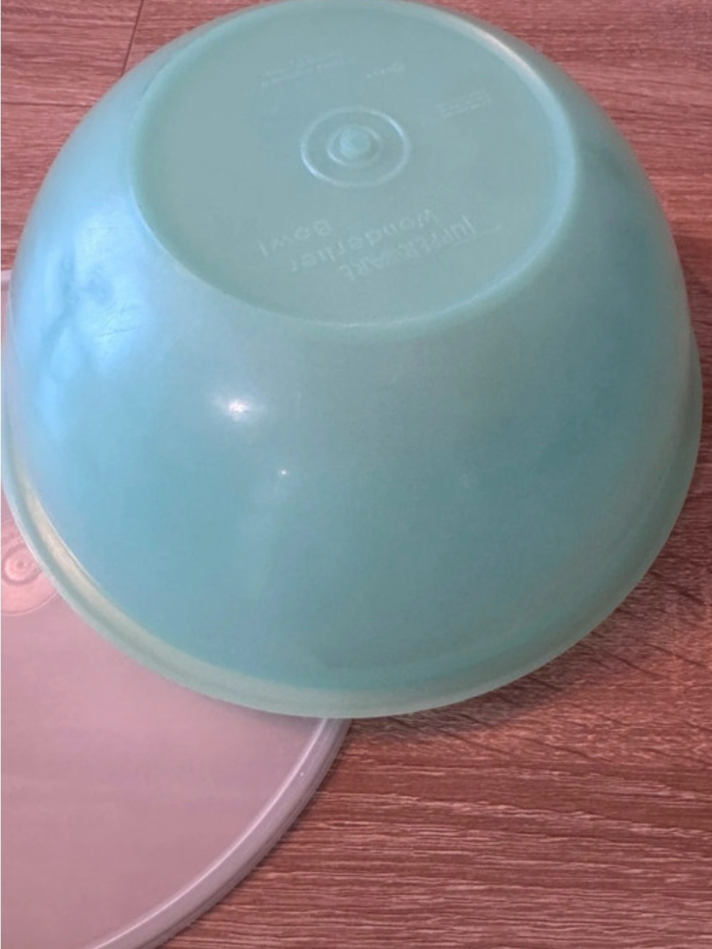 Tupperware Seafoam Green Mixing Bowl with Lid